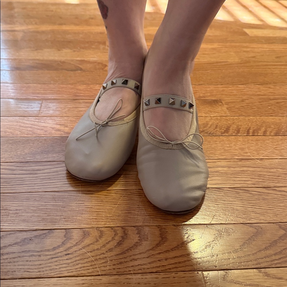 Valentino Garavani Nude Flats with Studded Detail Great Condition Size 39.5